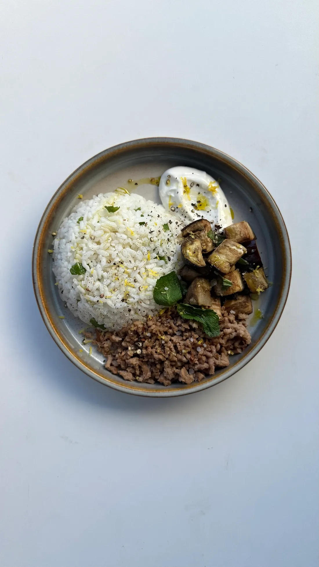 Foto de Carne picada y berenjena bowl
