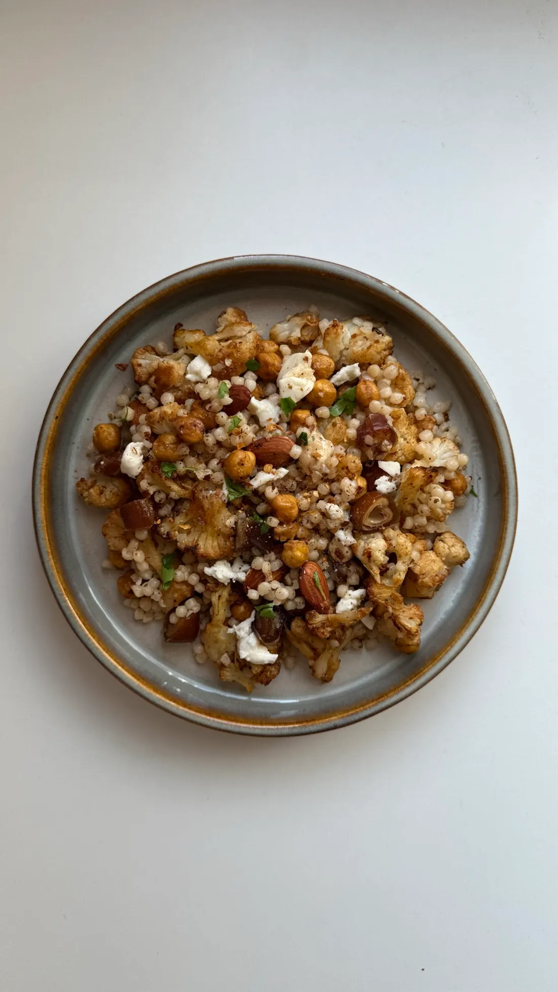 Foto de Cuscús con coliflor y dátiles