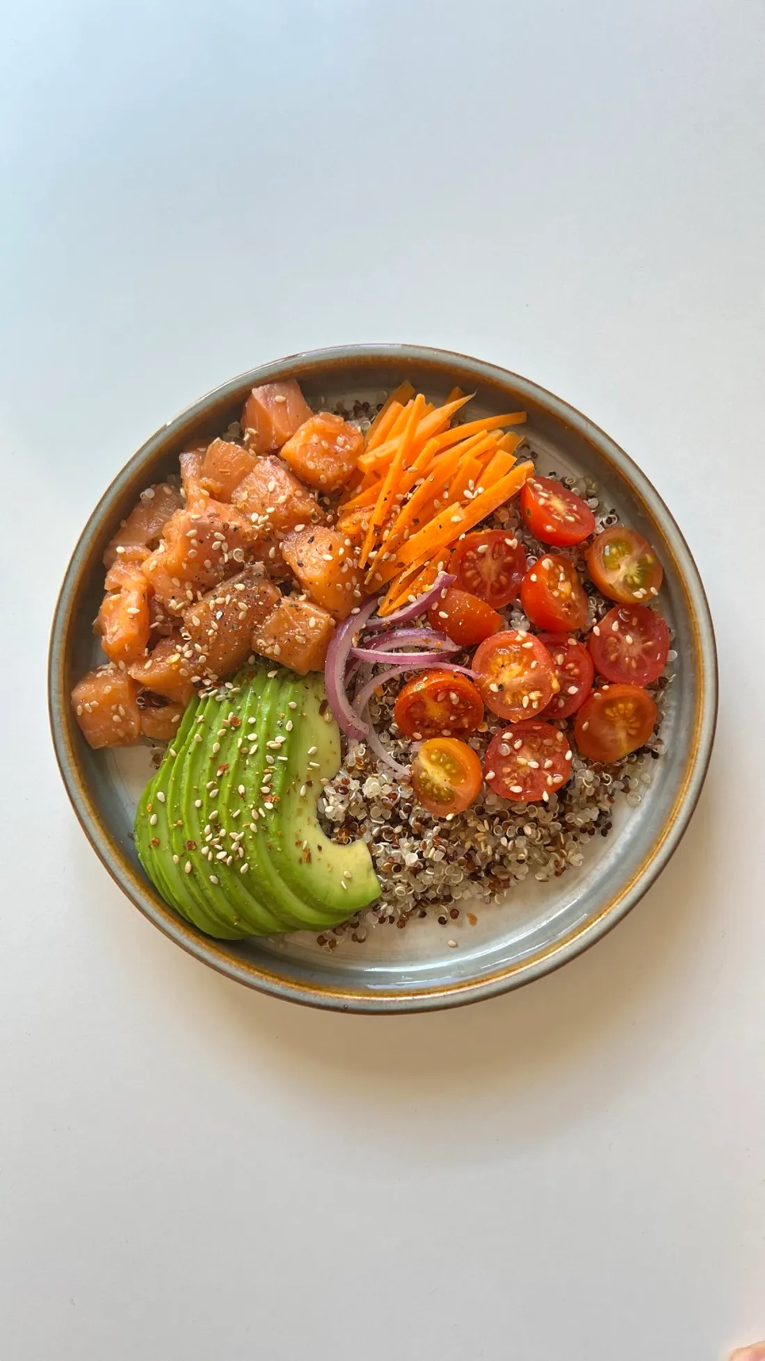 Foto de Poke bowl de quinoa y salmón